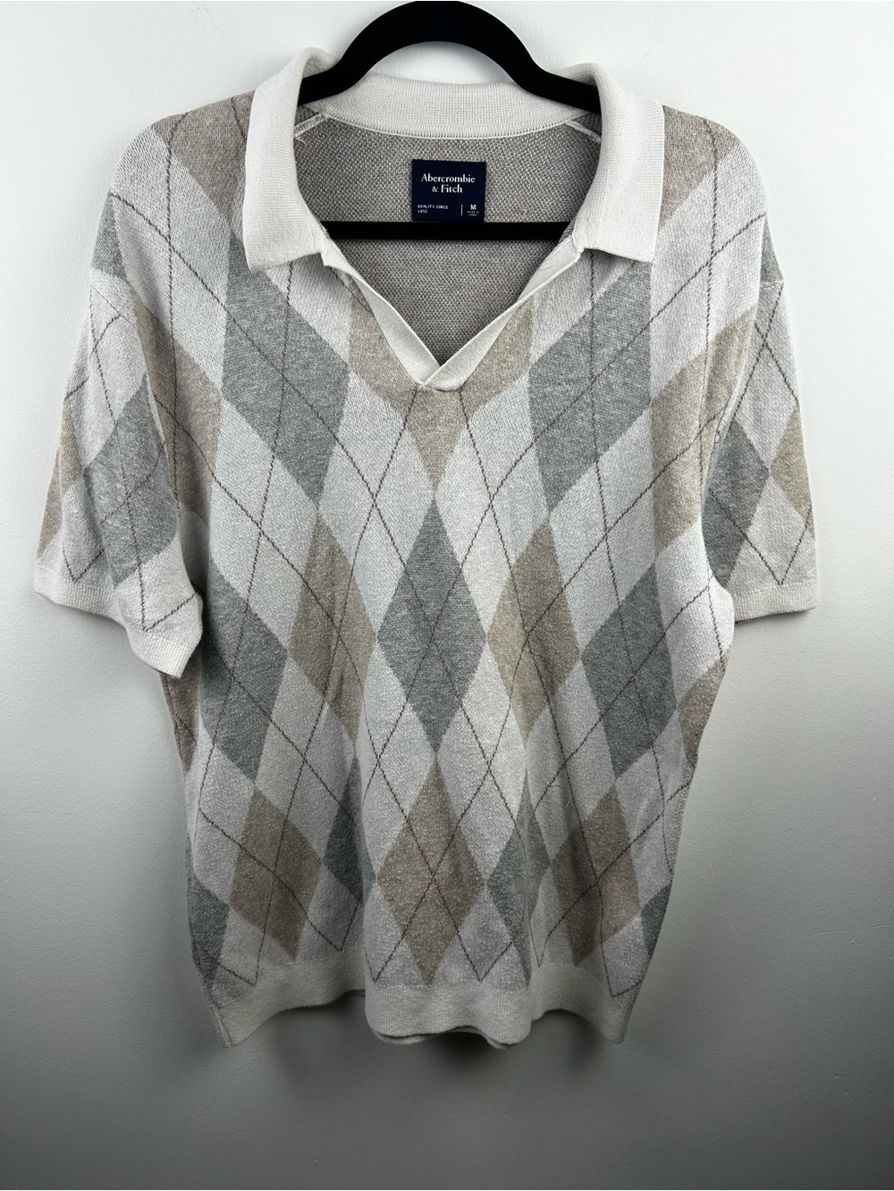 Abercrombie & Fitch Men Cream and Gray Argyle V-Neck Polo
